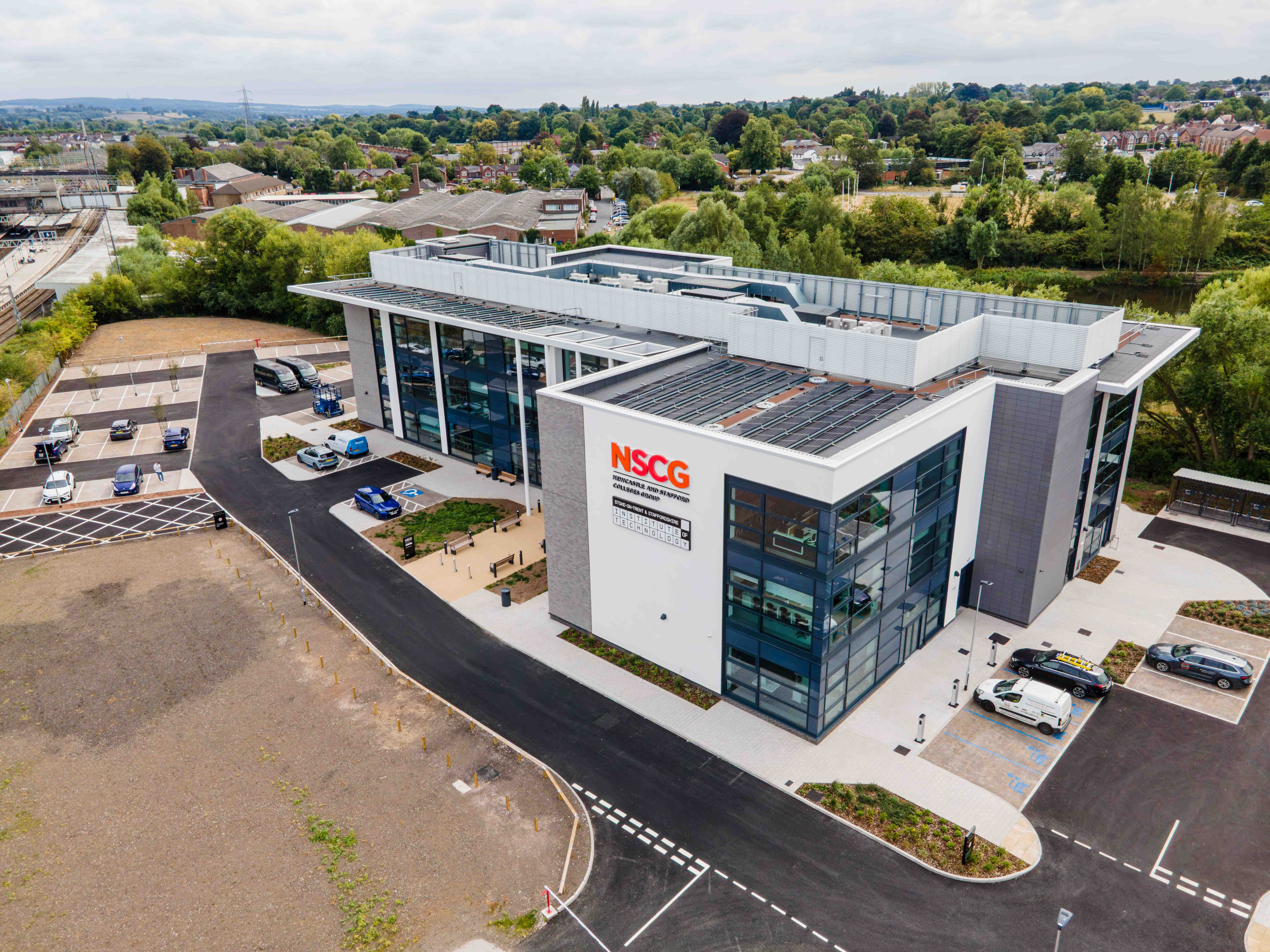 Io T SEPTEMBER2025 125