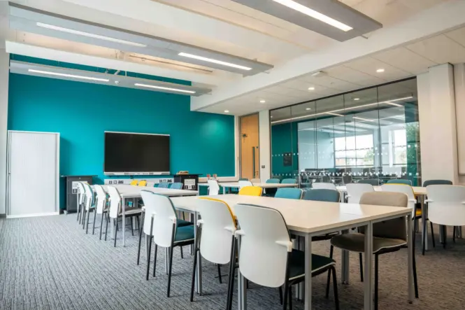 Io T SEPTEMBER2025 43