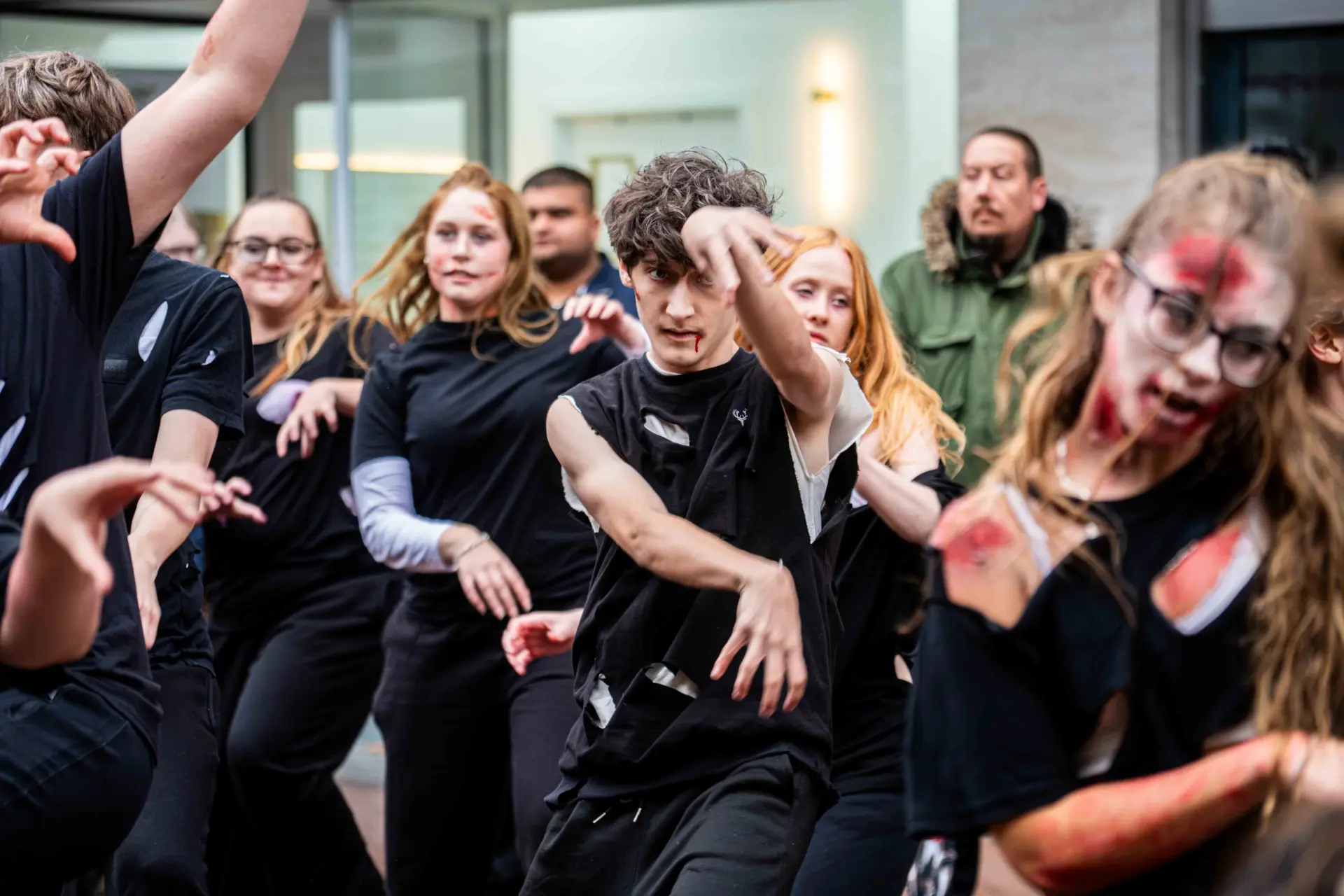 ZOMBIE FLASHMOB web 33