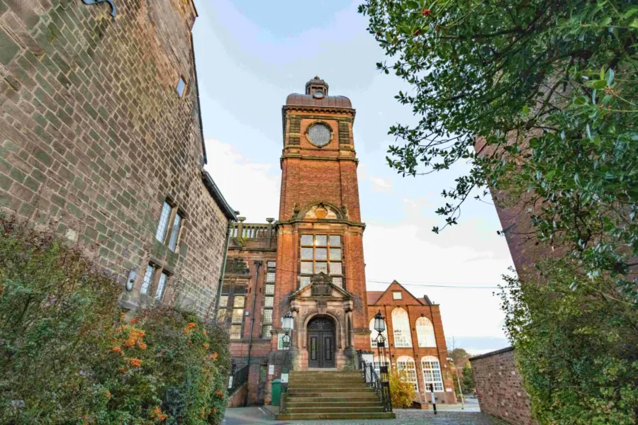 LEEK CAMPUS 2