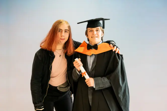 HE GRAD25 PORTRAIT WEB 31