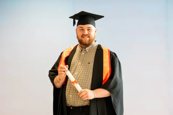 HE GRAD25 PORTRAIT WEB 39