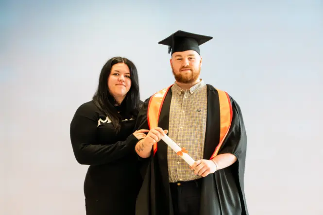 HE GRAD25 PORTRAIT WEB 42