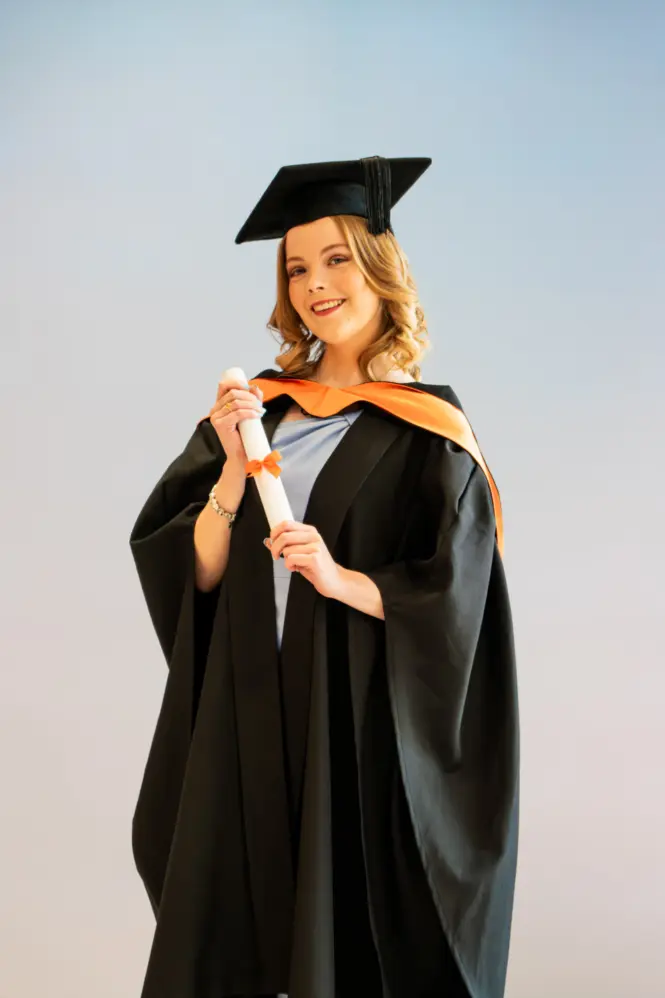 HE GRAD25 PORTRAIT WEB 47