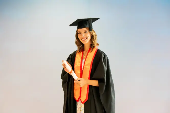 HE GRAD25 PORTRAIT WEB 54