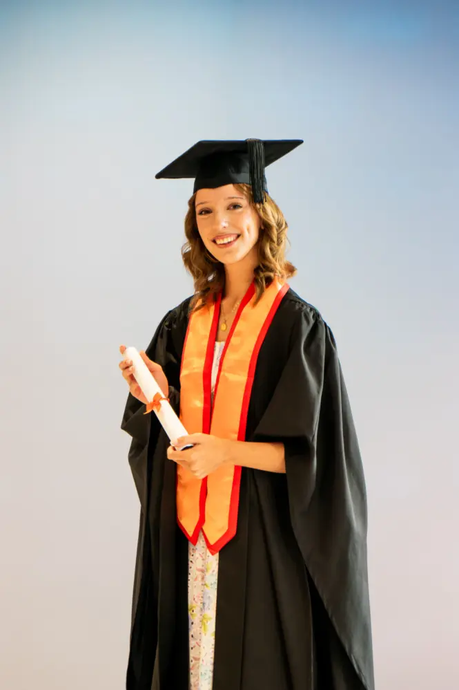 HE GRAD25 PORTRAIT WEB 55