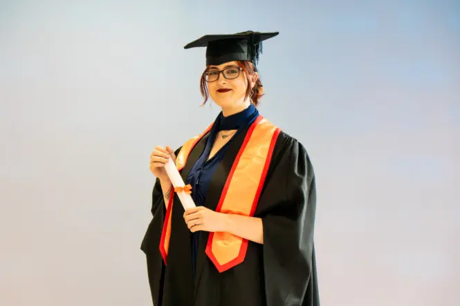 HE GRAD25 PORTRAIT WEB 57