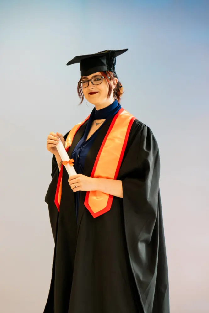 HE GRAD25 PORTRAIT WEB 58