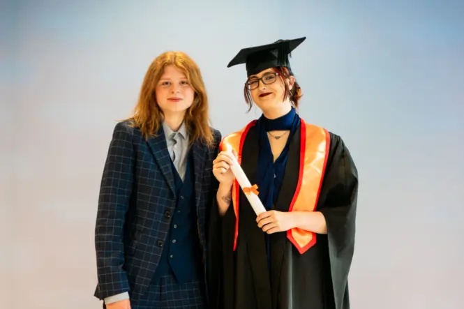 HE GRAD25 PORTRAIT WEB 59