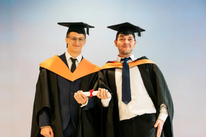 HE GRAD25 PORTRAIT WEB 63