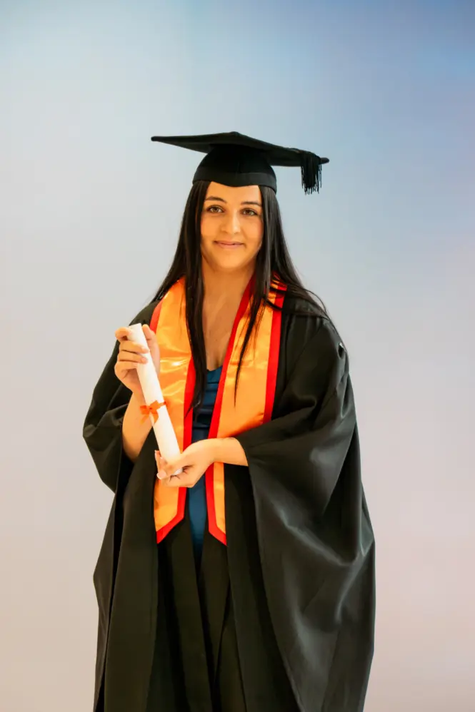 HE GRAD25 PORTRAIT WEB 76