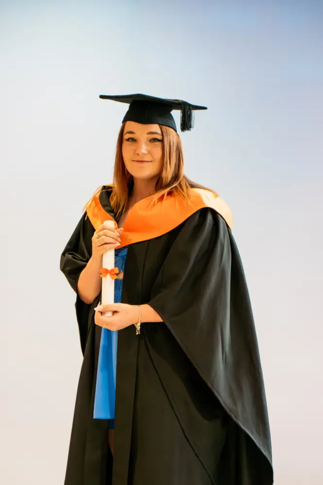 HE GRAD25 PORTRAIT WEB 85