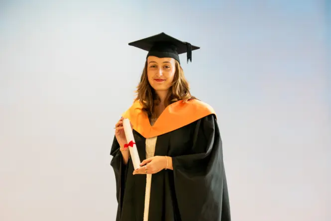 HE GRAD25 PORTRAIT WEB 88