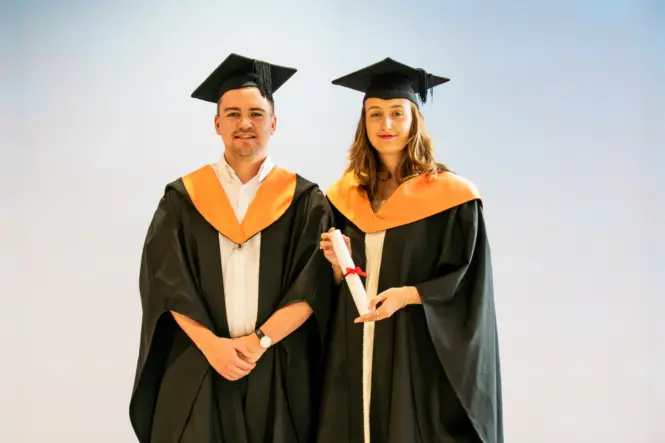 HE GRAD25 PORTRAIT WEB 90