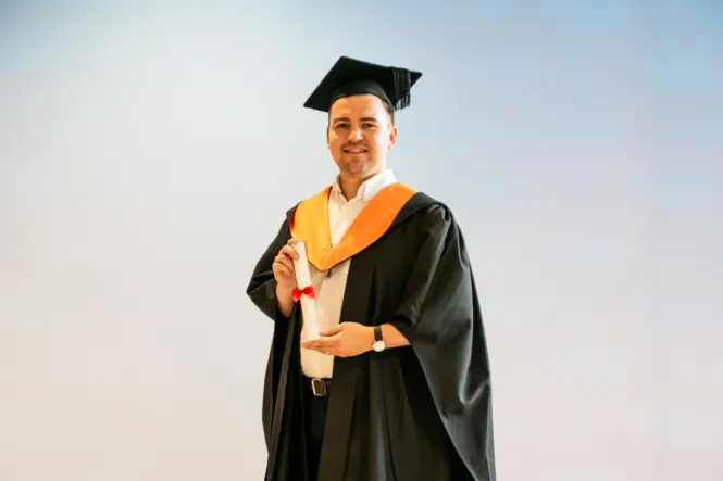 HE GRAD25 PORTRAIT WEB 91