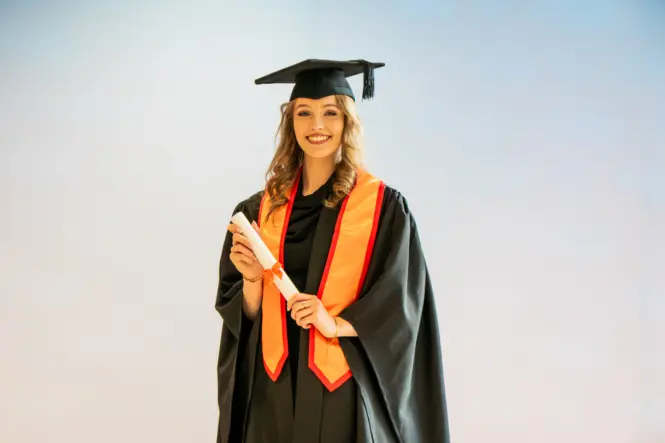 HE GRAD25 PORTRAIT WEB 100