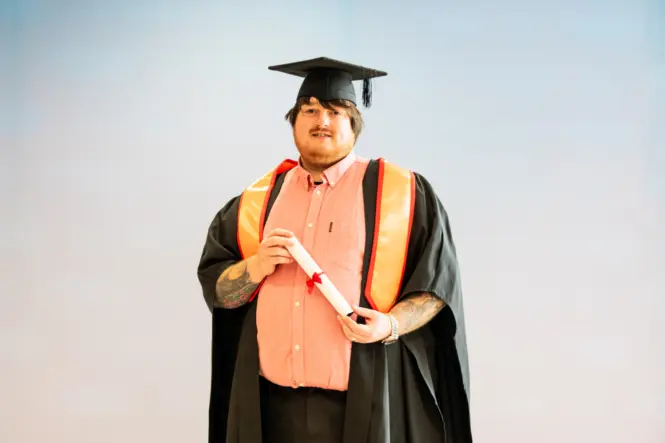 HE GRAD25 PORTRAIT WEB 103