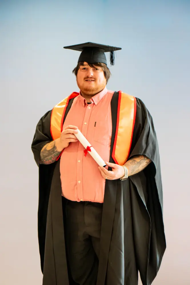 HE GRAD25 PORTRAIT WEB 104