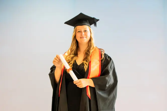 HE GRAD25 PORTRAIT WEB 106