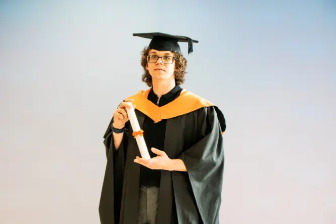 HE GRAD25 PORTRAIT WEB 111