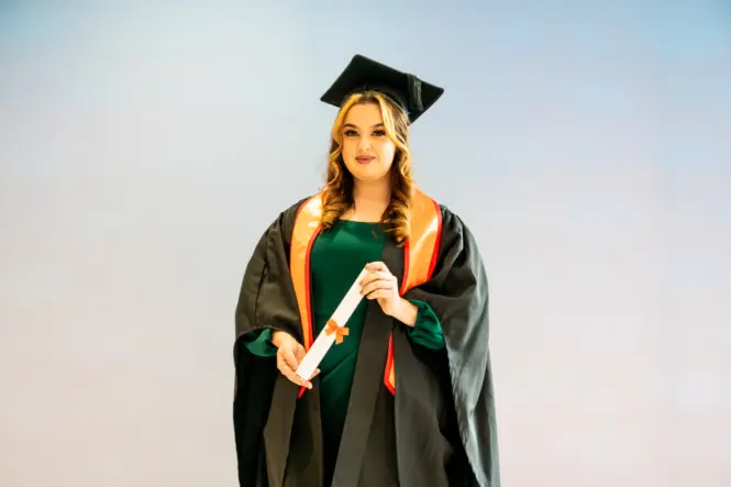 HE GRAD25 PORTRAIT WEB 115