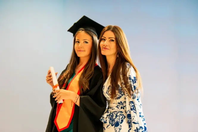 HE GRAD25 PORTRAIT WEB 123