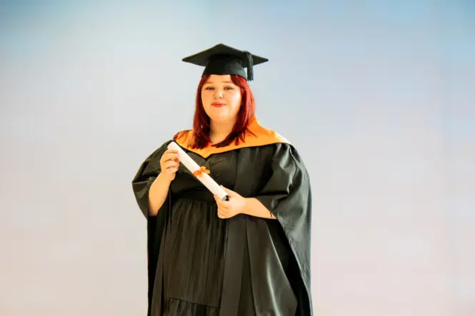 HE GRAD25 PORTRAIT WEB 127