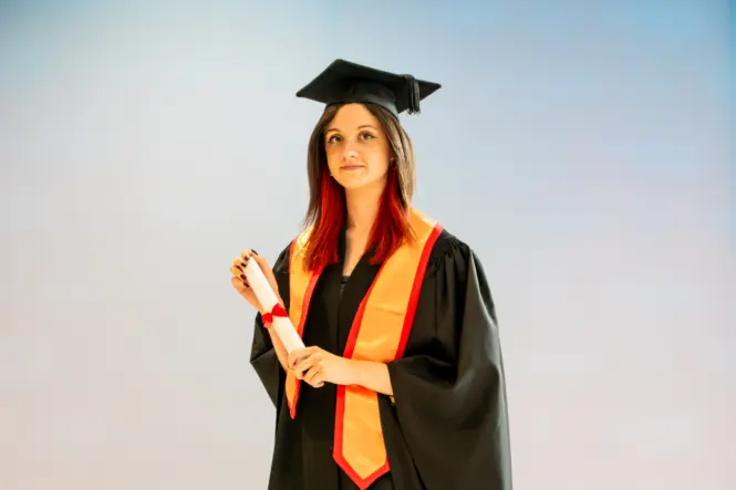 HE GRAD25 PORTRAIT WEB 138