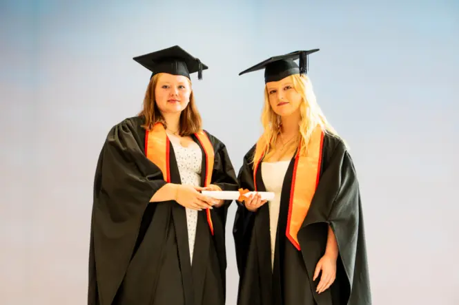 HE GRAD25 PORTRAIT WEB 157