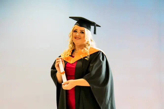 HE GRAD25 PORTRAIT WEB 164