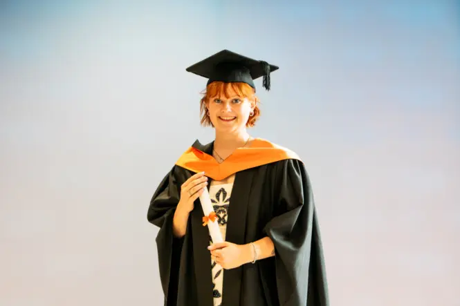 HE GRAD25 PORTRAIT WEB 167