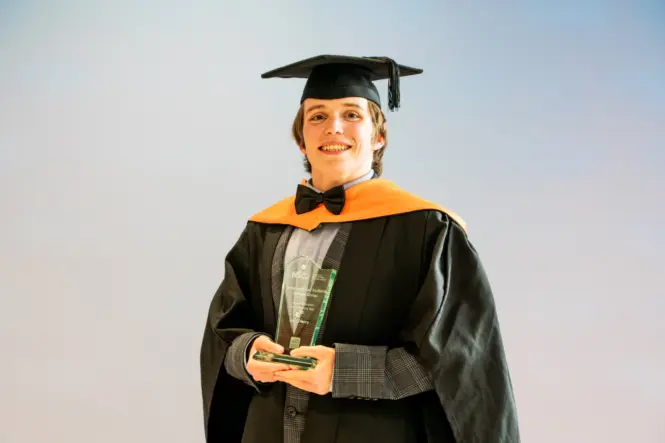 HE GRAD25 PORTRAIT WEB 175