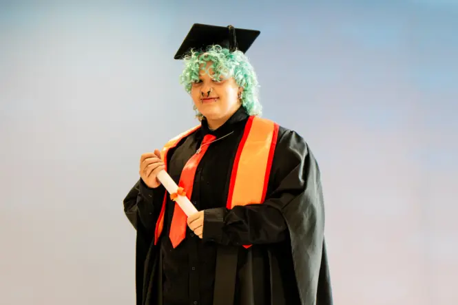 HE GRAD25 PORTRAIT WEB 177