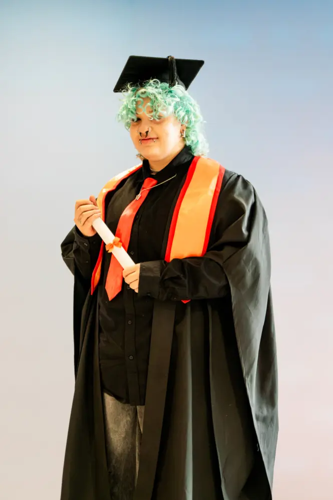 HE GRAD25 PORTRAIT WEB 178