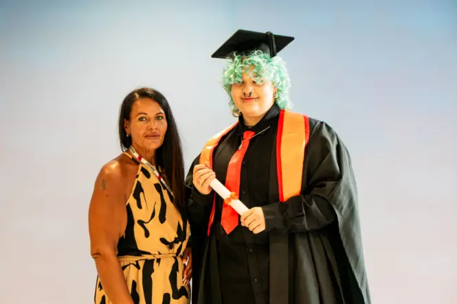 HE GRAD25 PORTRAIT WEB 179