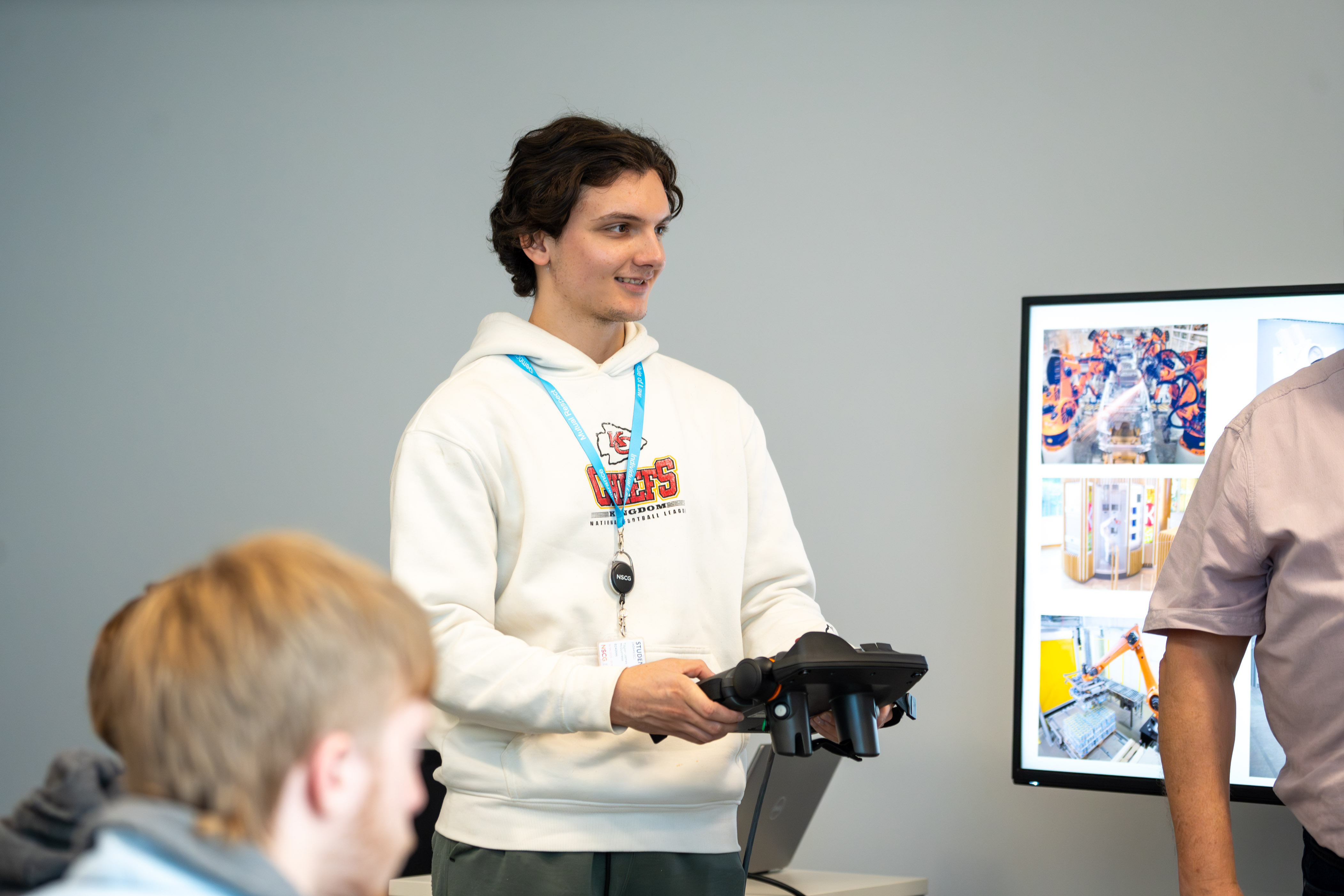 MANUFACTURING DAY WEB 105