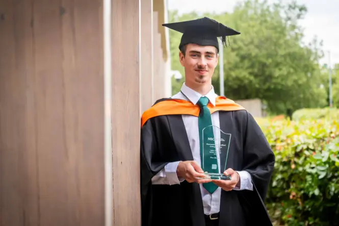 HE GRADUATION web 156