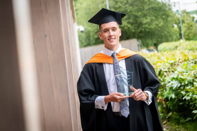 HE GRADUATION web 178