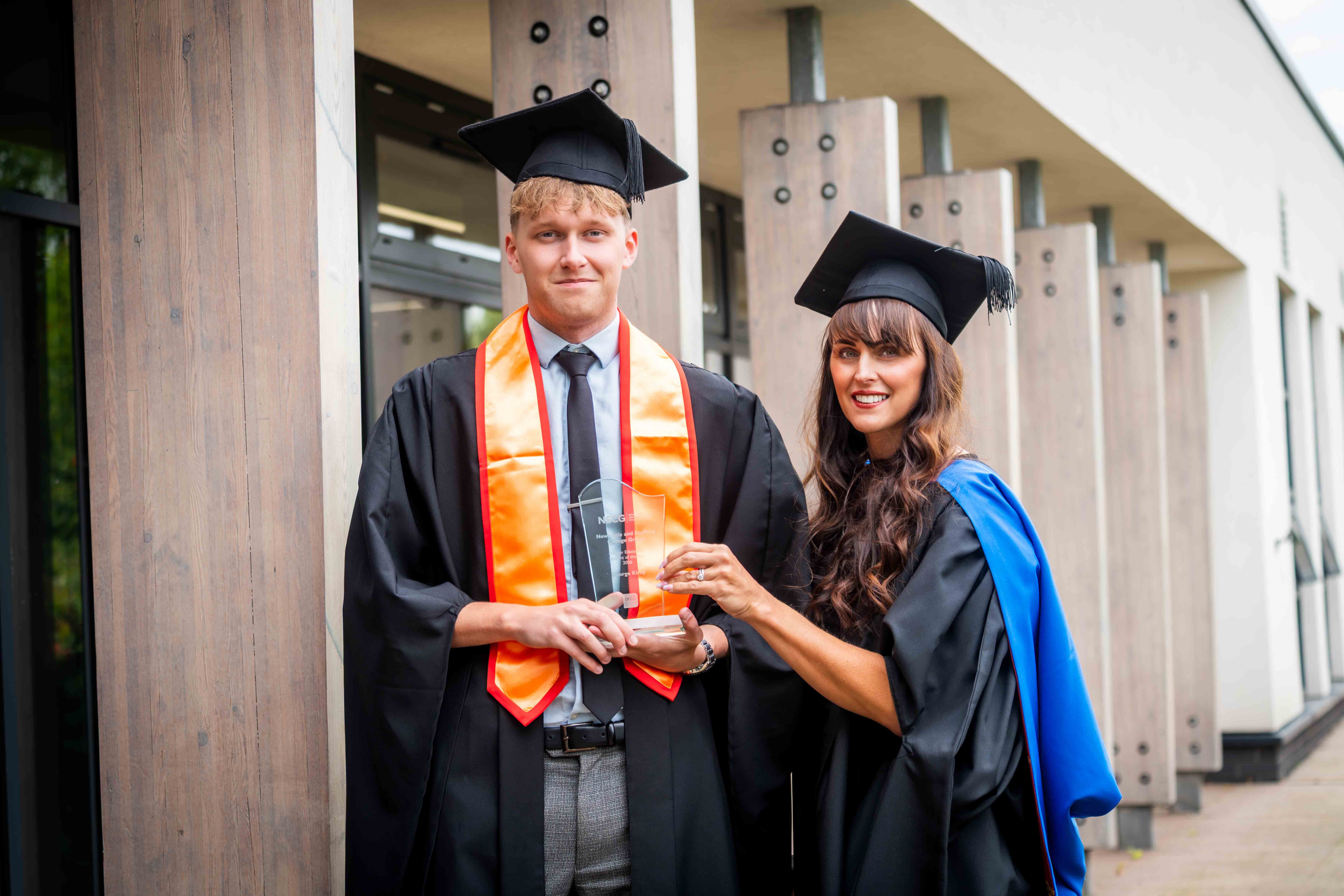 HE GRADUATION web 173