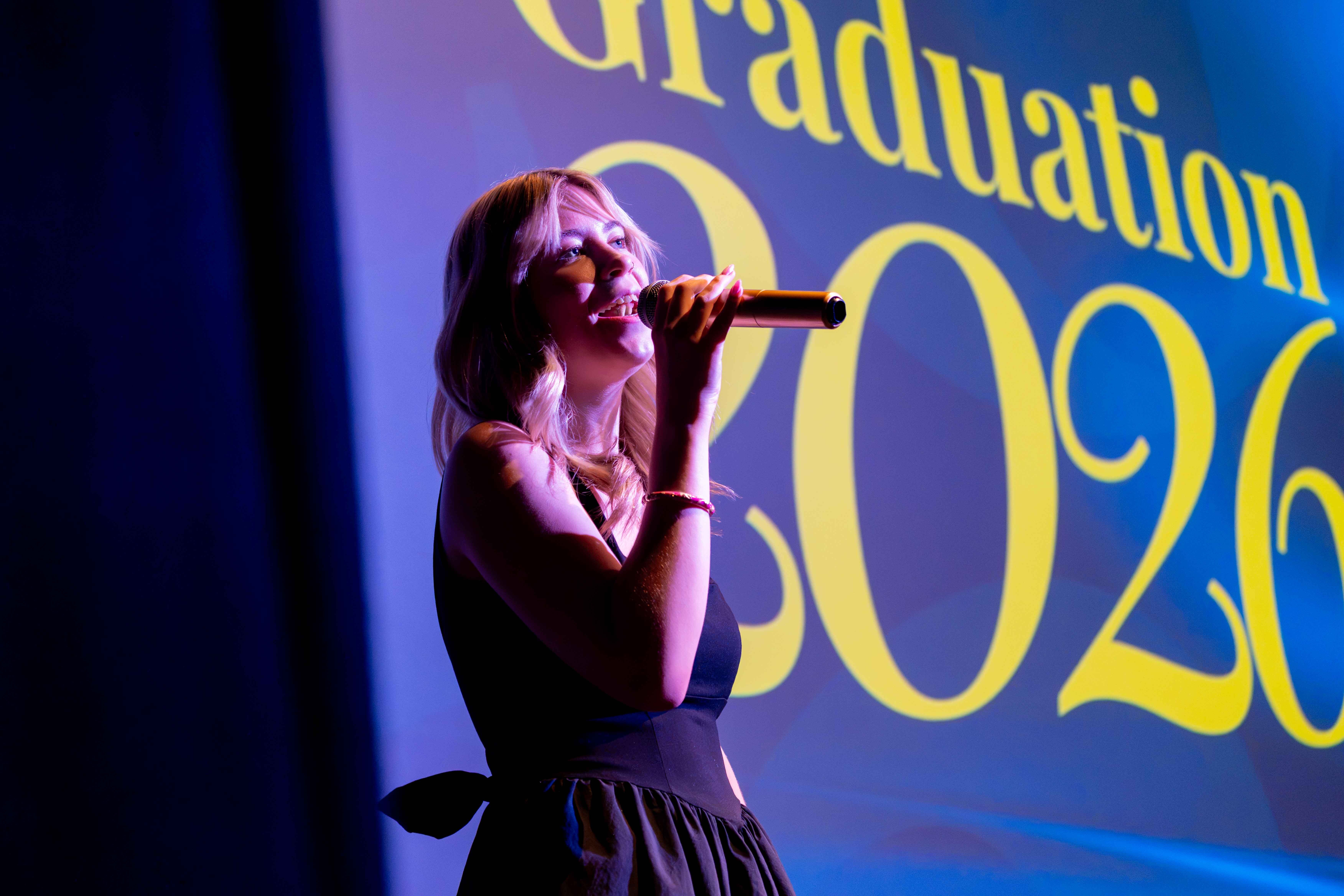 HE GRADUATION web 61