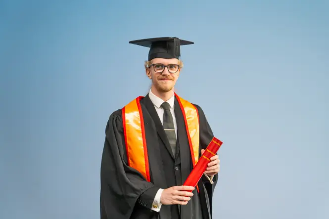 HE GRADUATION PORTRAITS 2026 6
