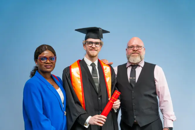 HE GRADUATION PORTRAITS 2026 7