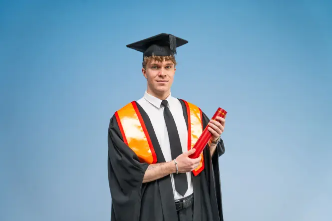 HE GRADUATION PORTRAITS 2026 8