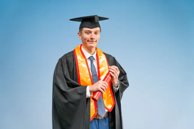 HE GRADUATION PORTRAITS 2026 12