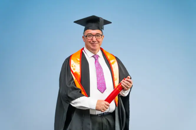 HE GRADUATION PORTRAITS 2026 13