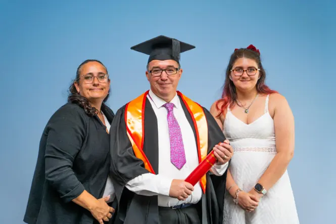 HE GRADUATION PORTRAITS 2026 14