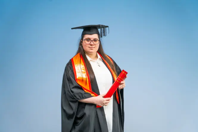 HE GRADUATION PORTRAITS 2026 15