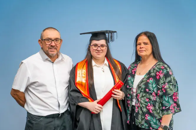 HE GRADUATION PORTRAITS 2026 16