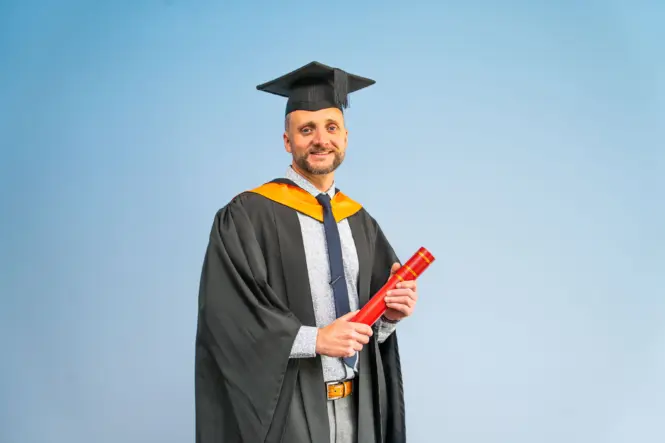 HE GRADUATION PORTRAITS 2026 17