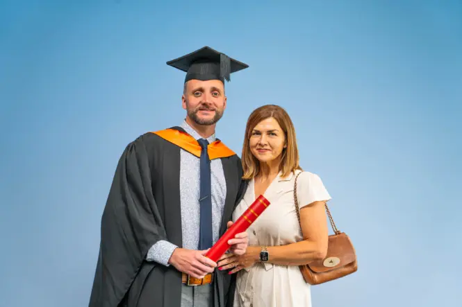 HE GRADUATION PORTRAITS 2026 18